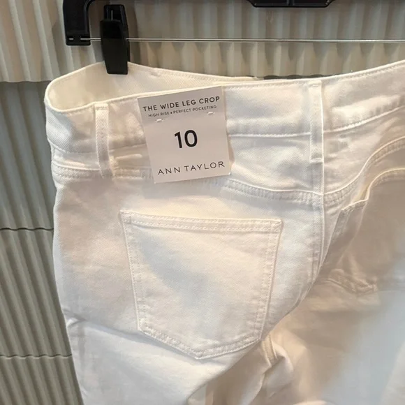 Ann Taylor Women's White Wide Leg Crop Jeans - Picture 3 of 4
